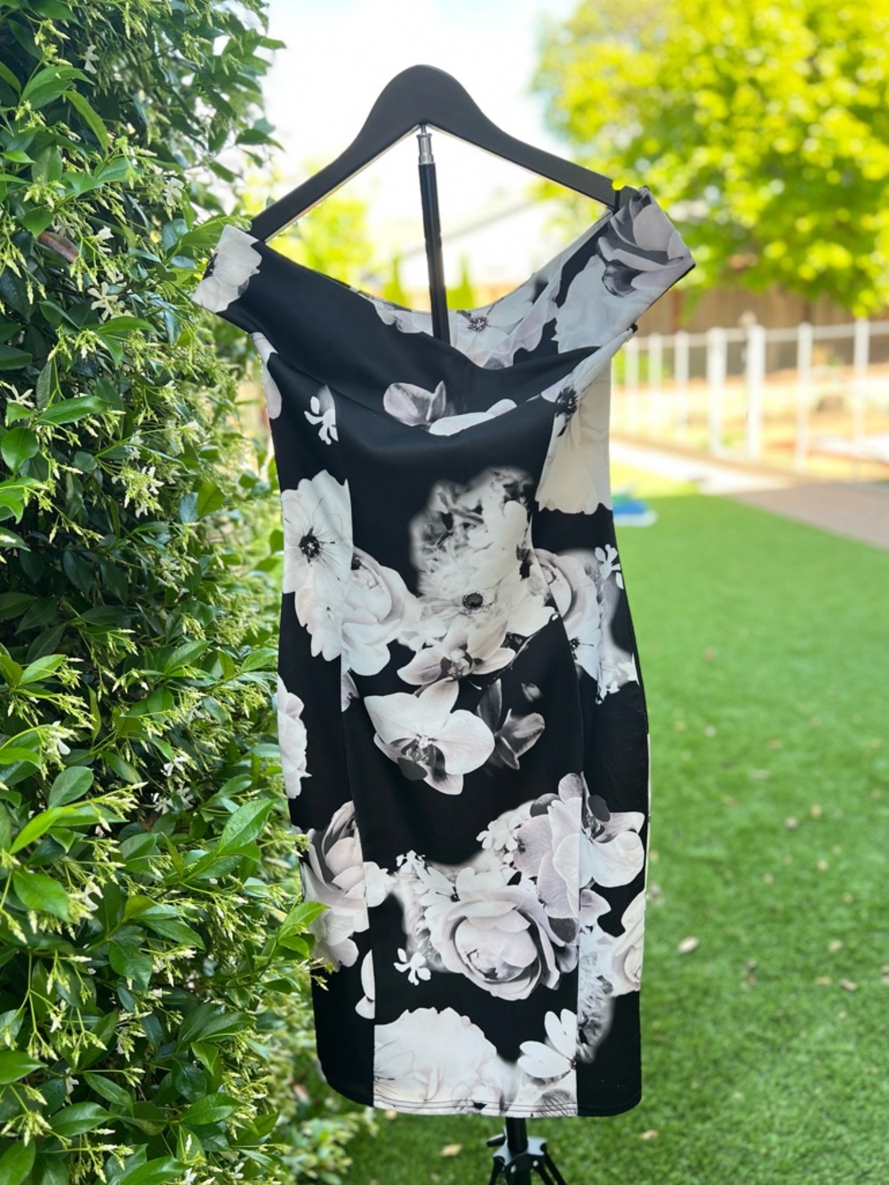 Quiz Elegant Black & White Floral Off-Shoulder Bodycon Dress, Size [S]